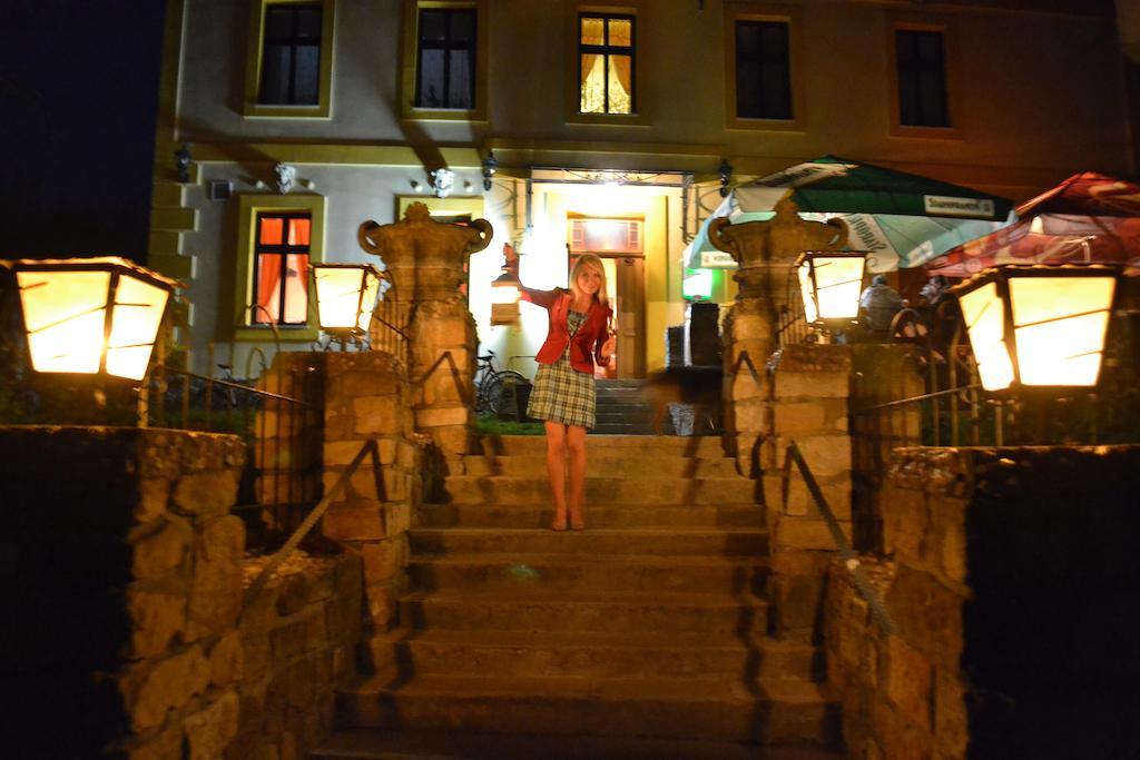 Hotel U Zlate Brany Cesky Raj Wellness Libuň Esterno foto